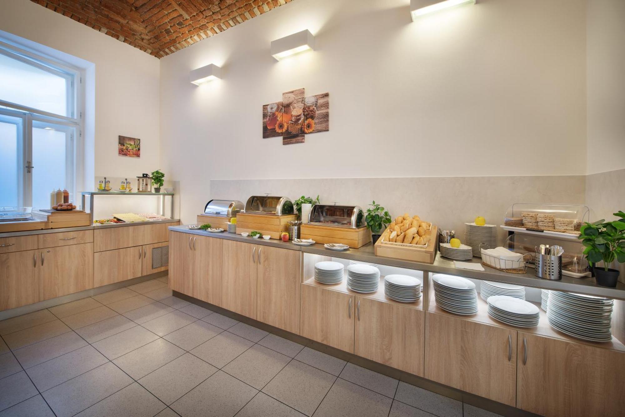 Prague Season Three Stars Hotel Bagian luar foto