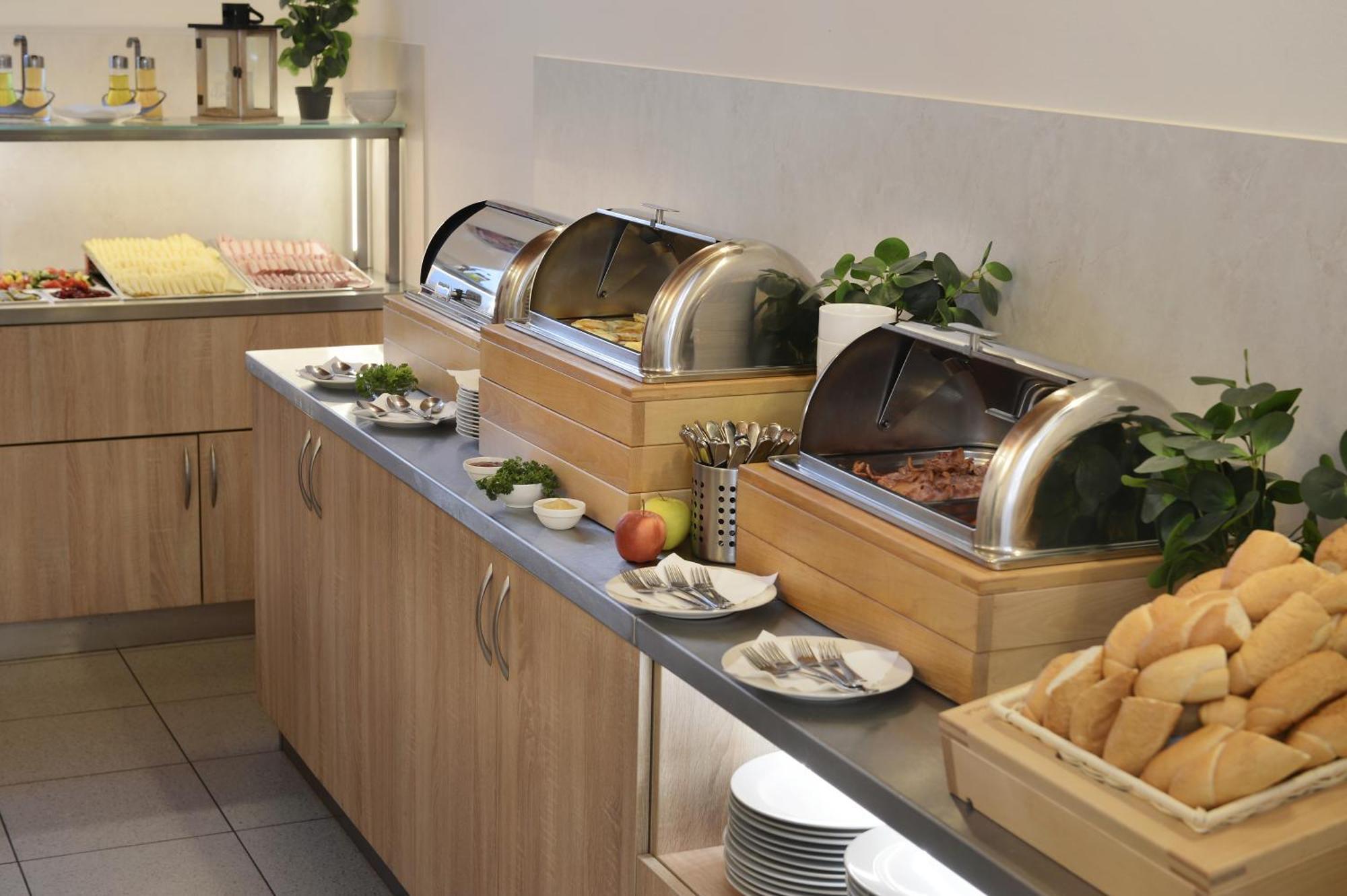 Prague Season Three Stars Hotel Bagian luar foto