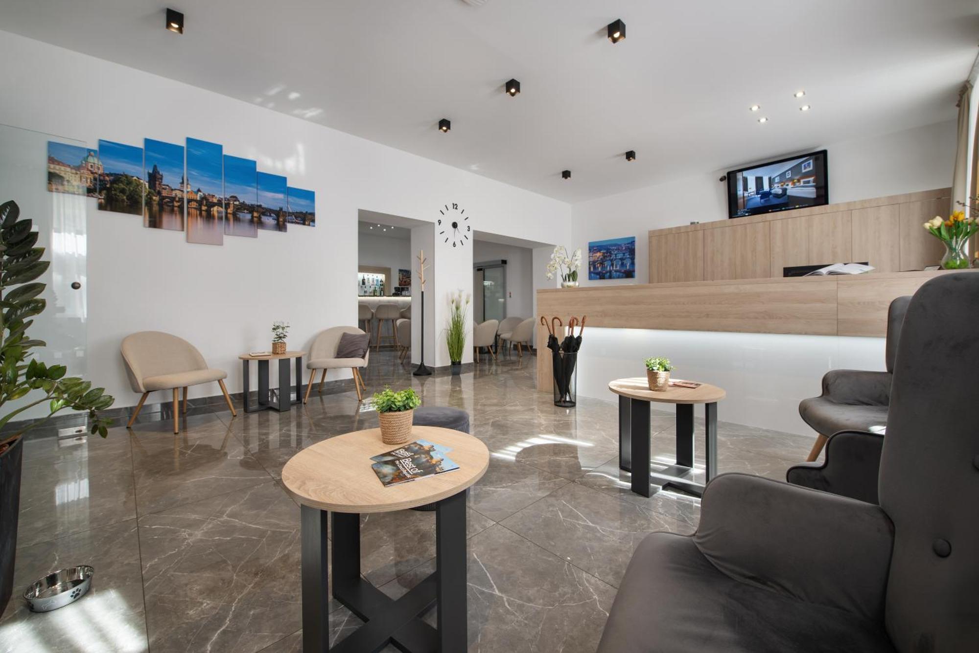 Prague Season Three Stars Hotel Bagian luar foto