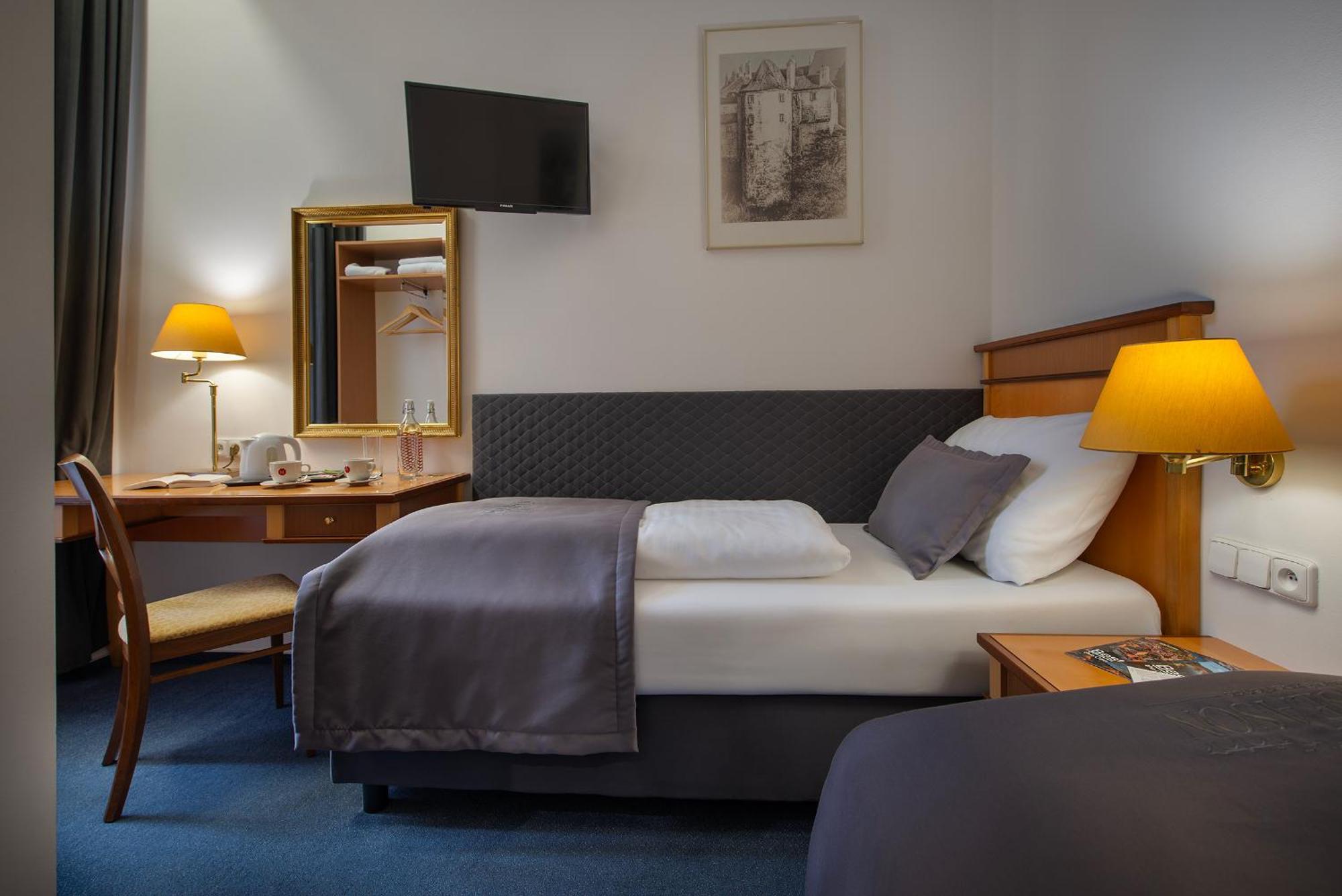 Prague Season Three Stars Hotel Bagian luar foto